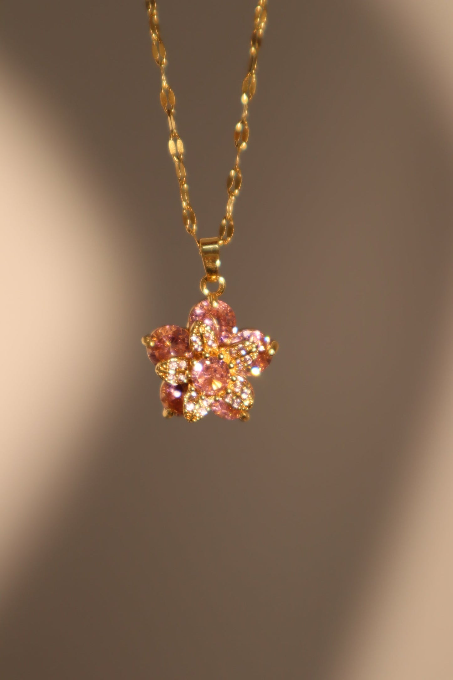 18K Real Gold Plated Spinning Pink Flowers Necklace