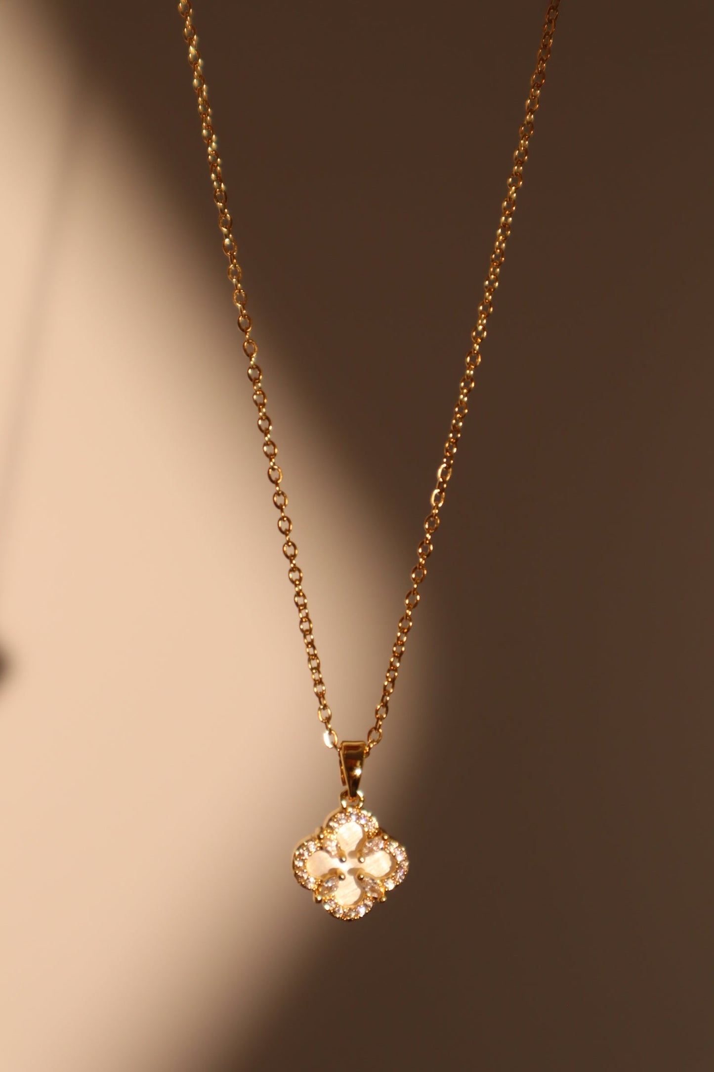 18K Real Gold Plated Lucky Leaf Shell Pearls Necklace