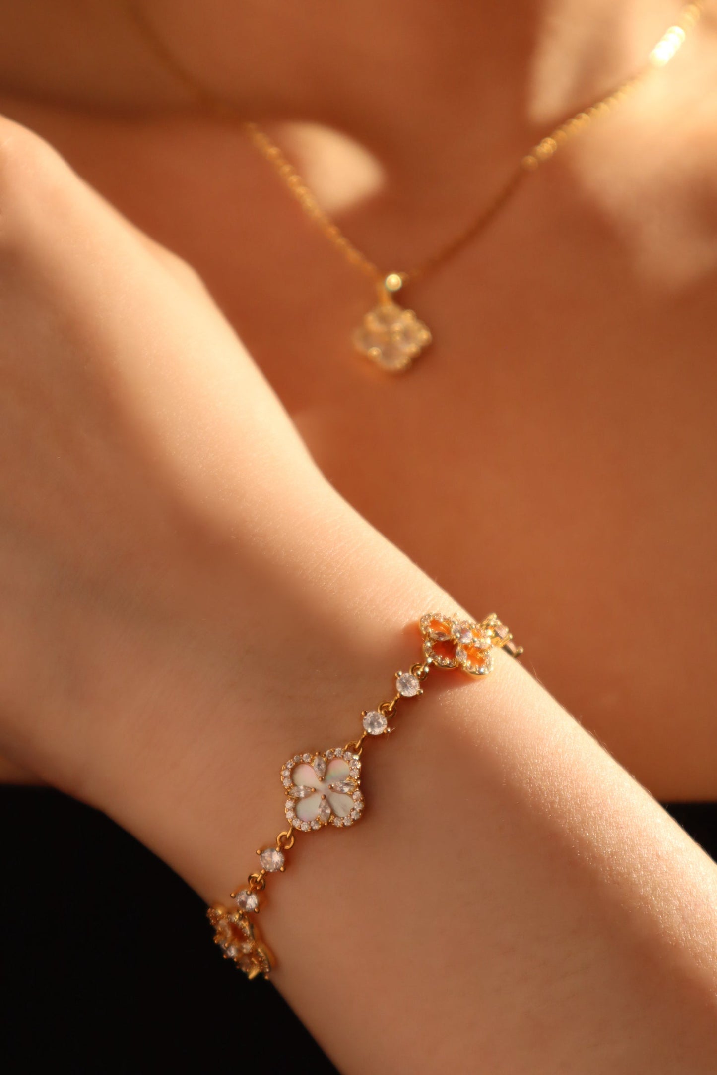 18K Real Gold Plated Lucky Leaf Shell Pearls Necklace