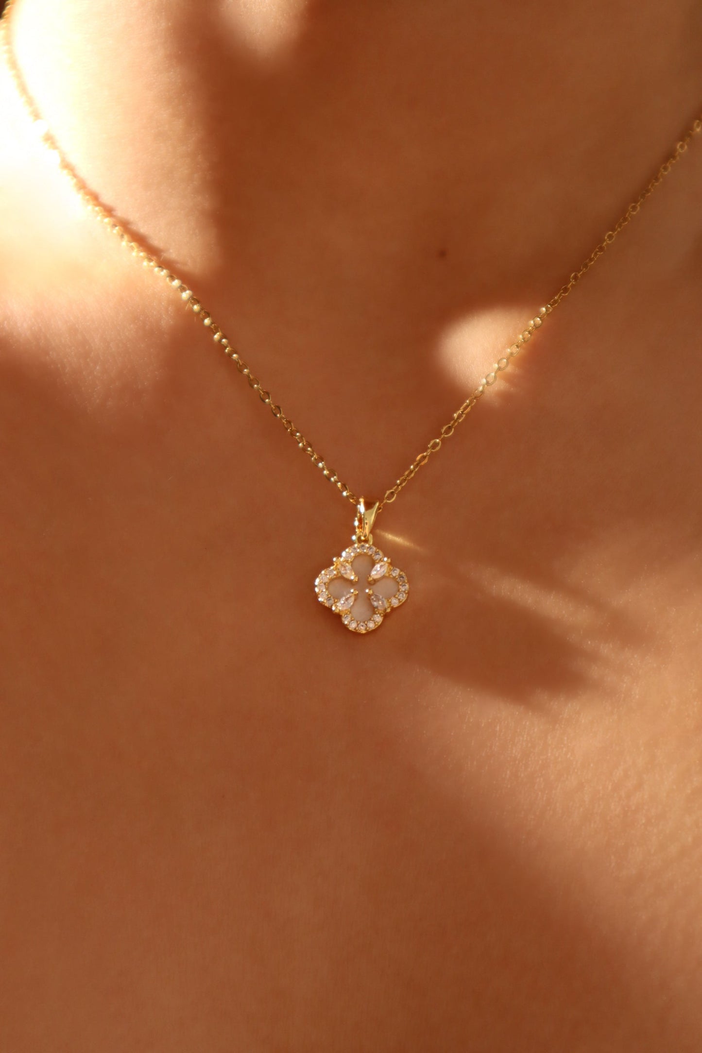 18K Real Gold Plated Lucky Leaf Shell Pearls Necklace