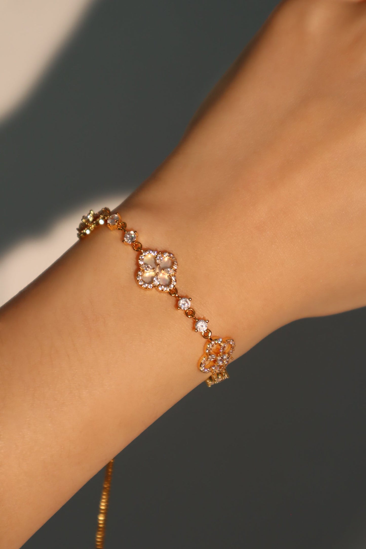 14K Real Gold Plated Lucky Leaf Shell Pearls Bracelet