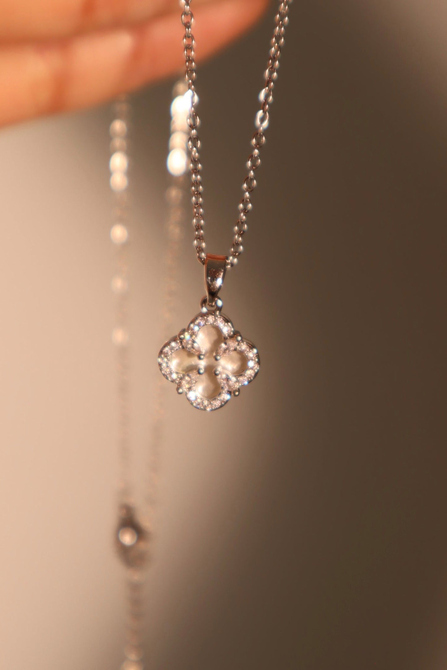 Lucky Leaf Shell Pearls Necklace