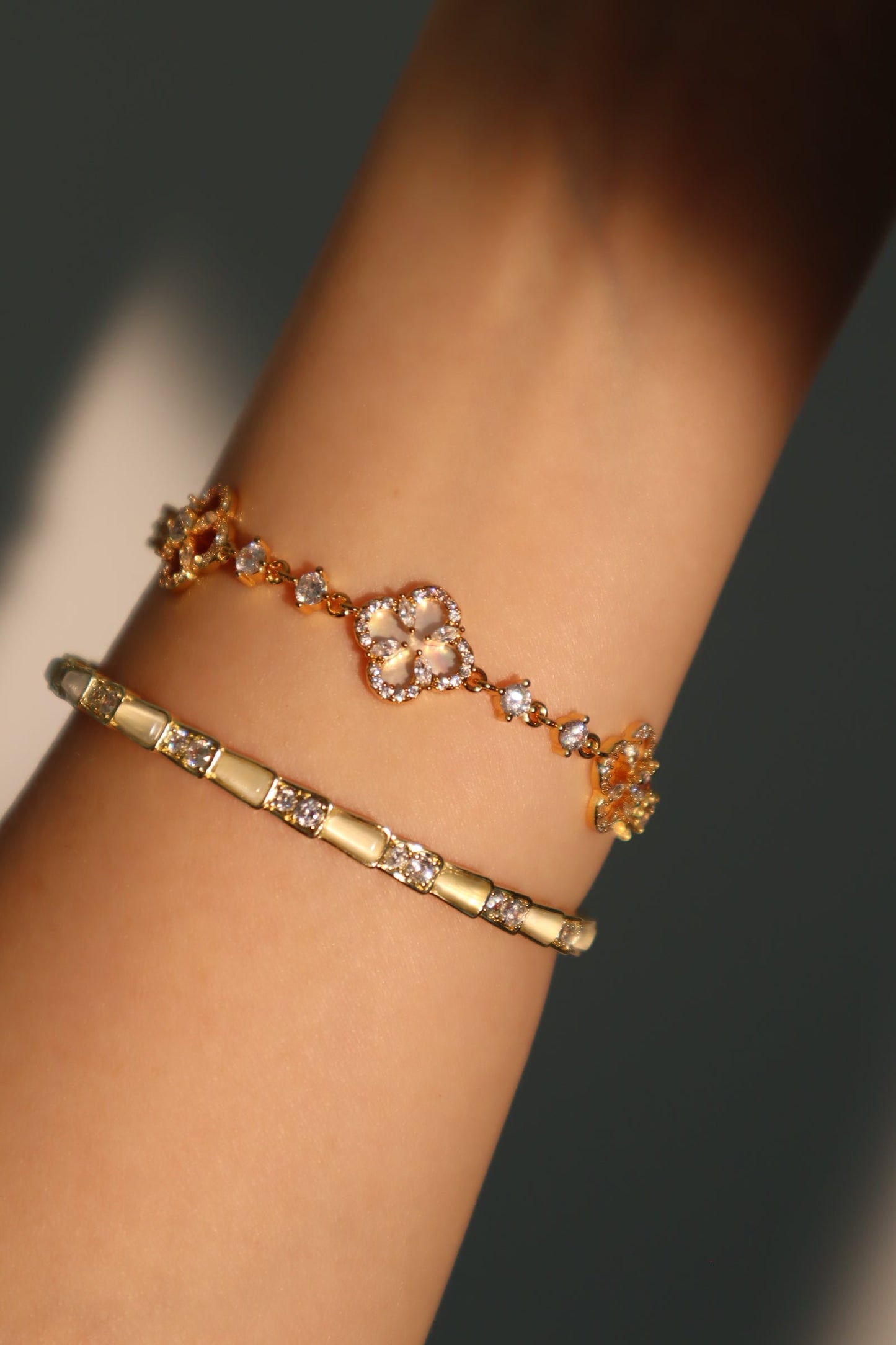 14K Real Gold Plated Lucky Leaf Shell Pearls Bracelet