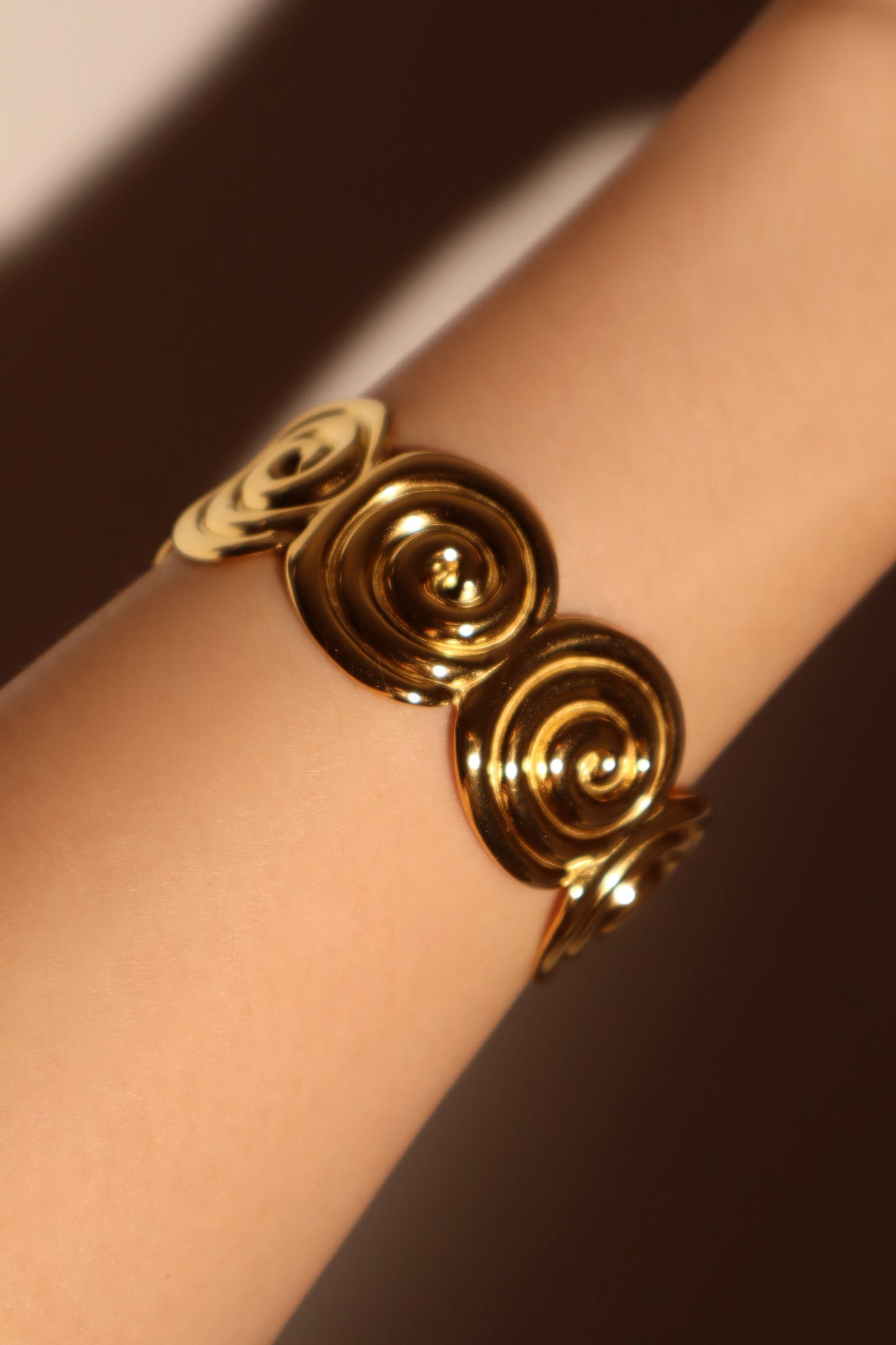 18K Gold Stainless Steel Multi Conch Bracelet