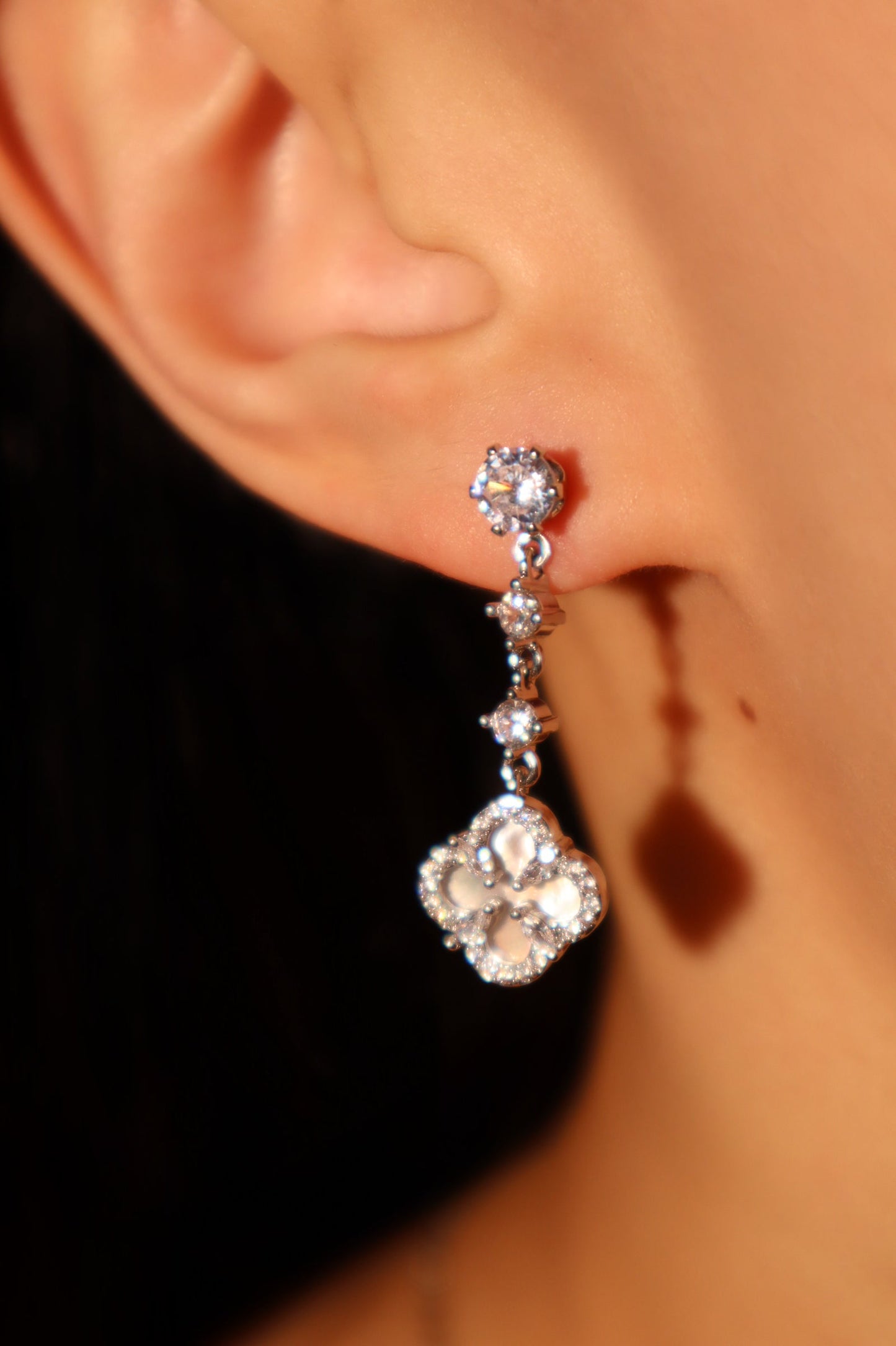 Lucky Leaf Shell Pearls Earrings