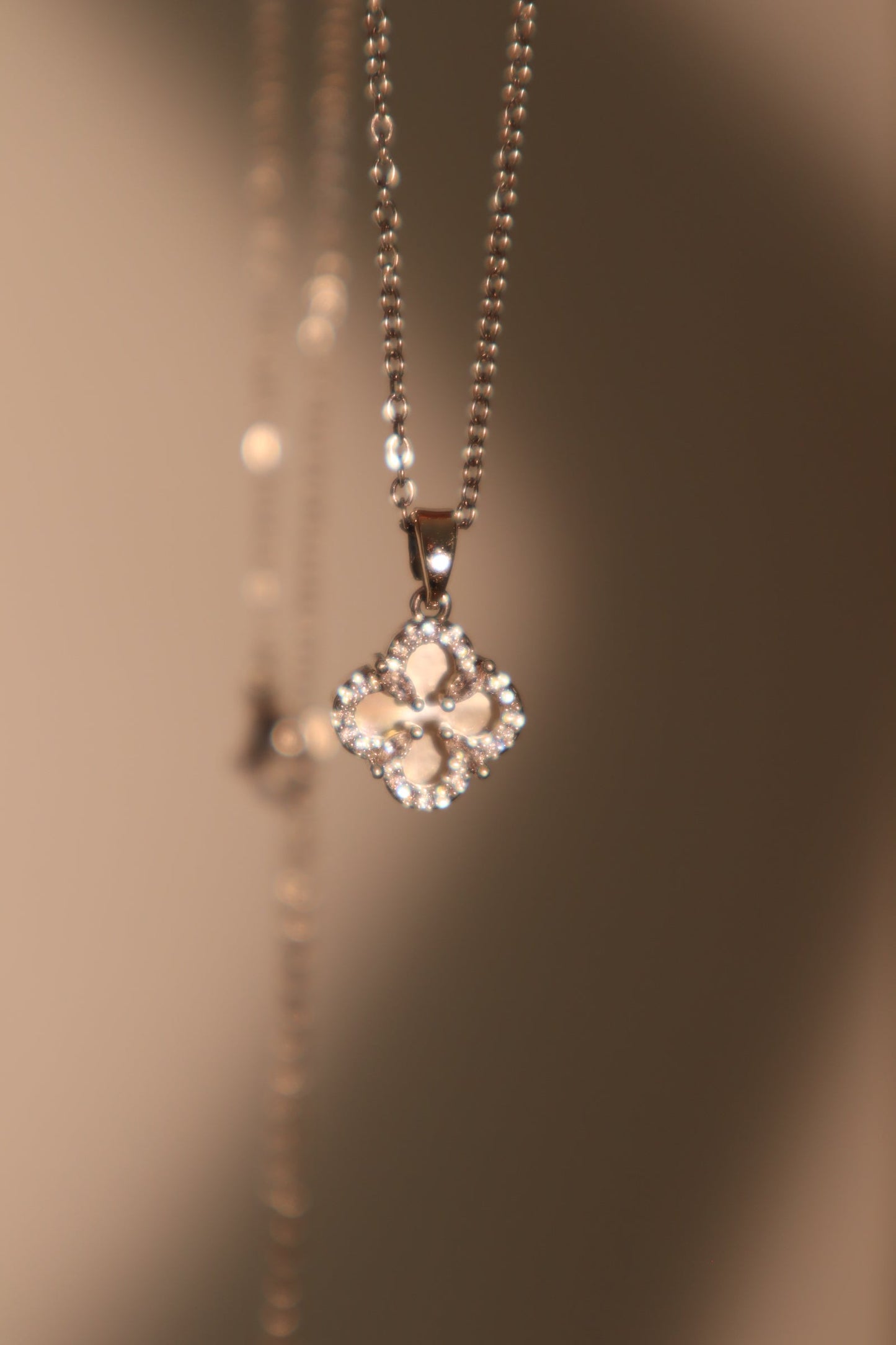 Lucky Leaf Shell Pearls Necklace