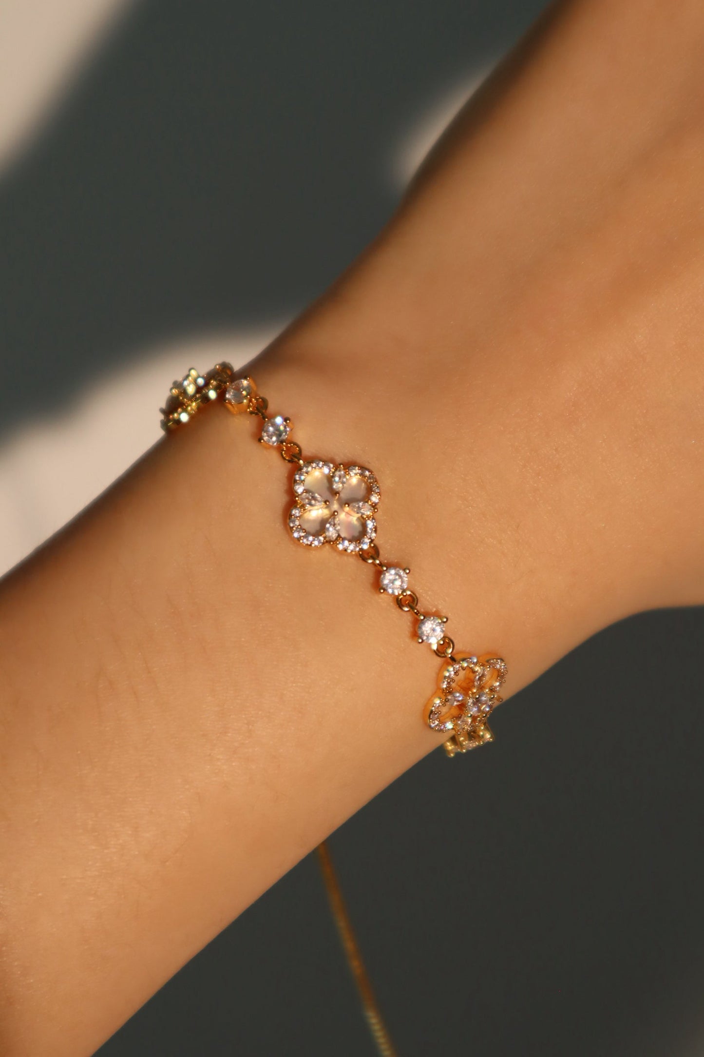 14K Real Gold Plated Lucky Leaf Shell Pearls Bracelet