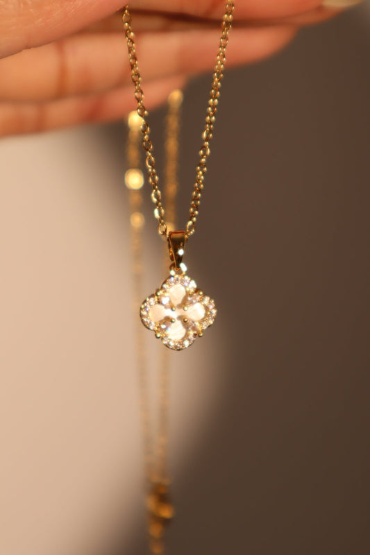 18K Real Gold Plated Lucky Leaf Shell Pearls Necklace
