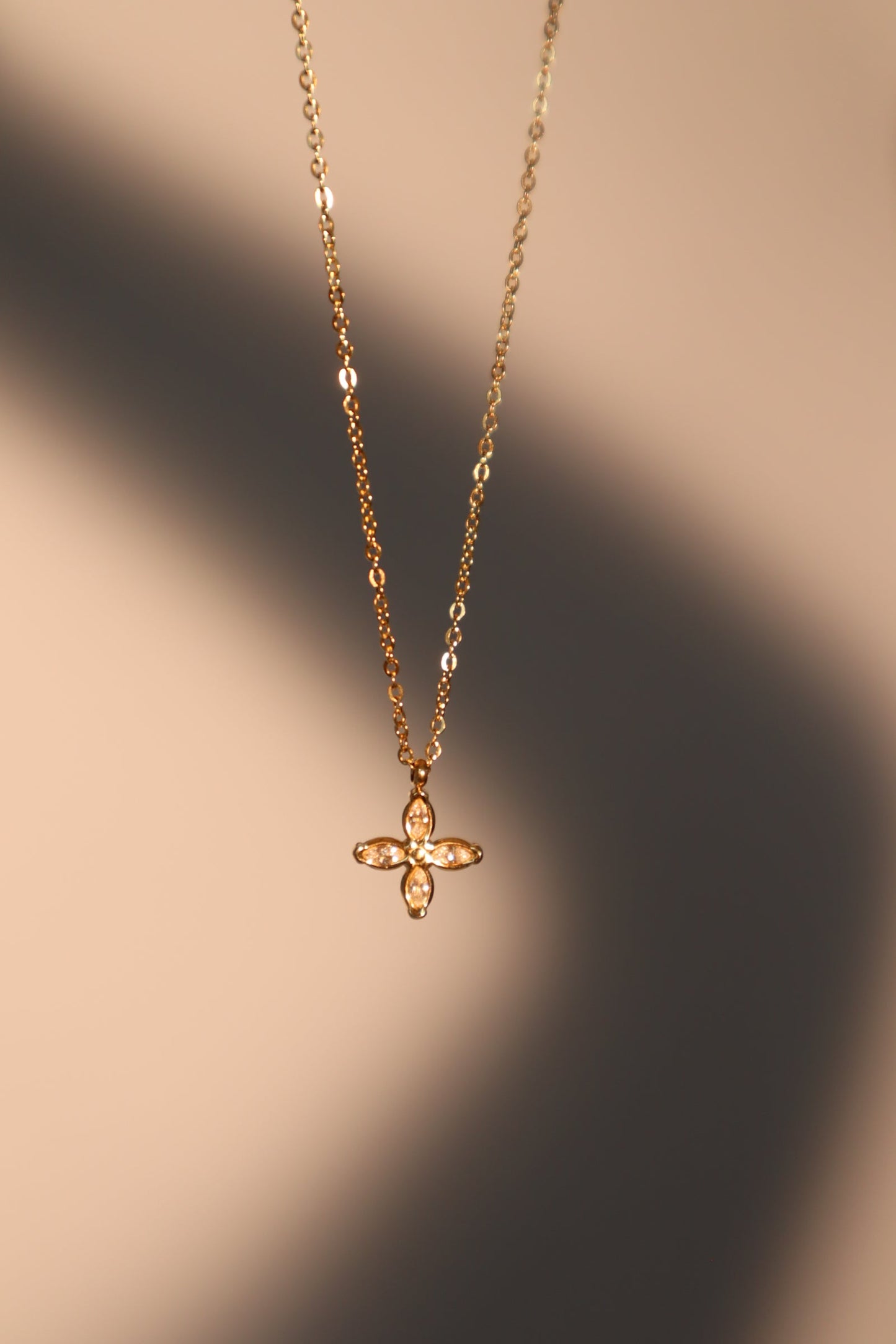 18K Gold Diamond Lucky Leaf Necklace