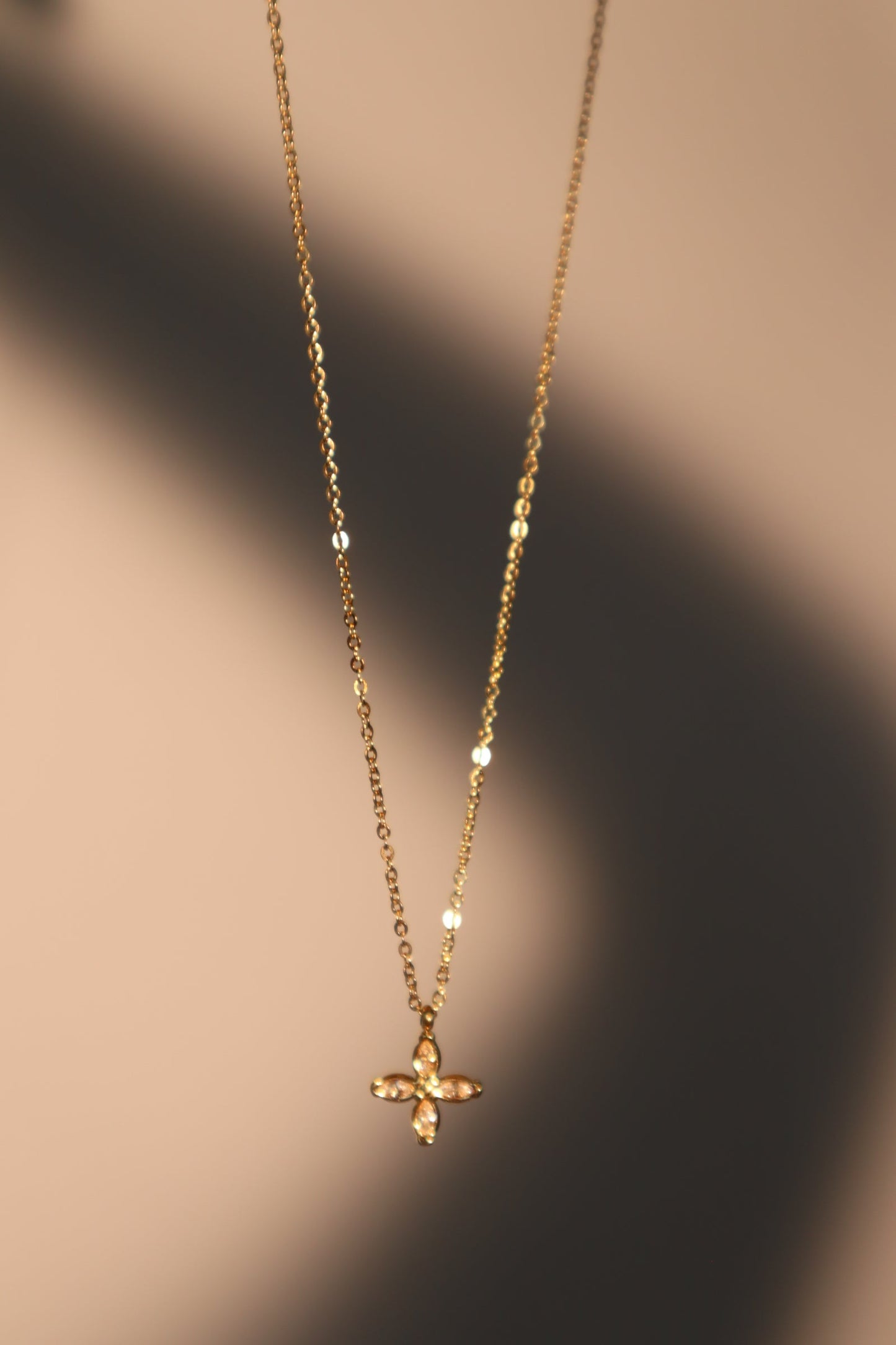 18K Gold Diamond Lucky Leaf Necklace