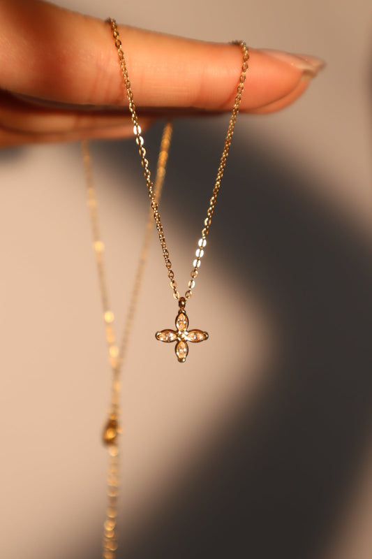 18K Gold Diamond Lucky Leaf Necklace