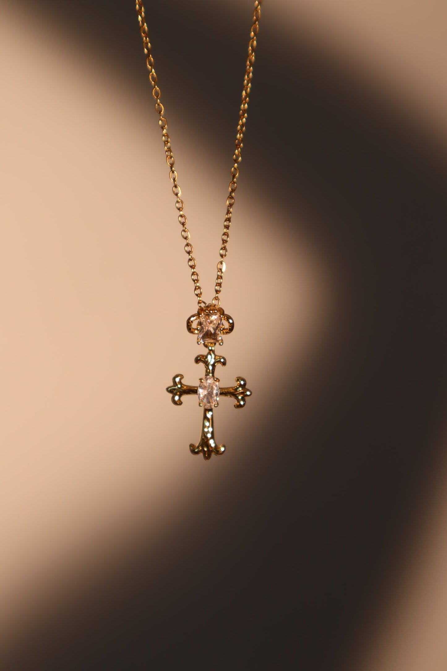 18K Gold Diamond Cross Pendant Necklace