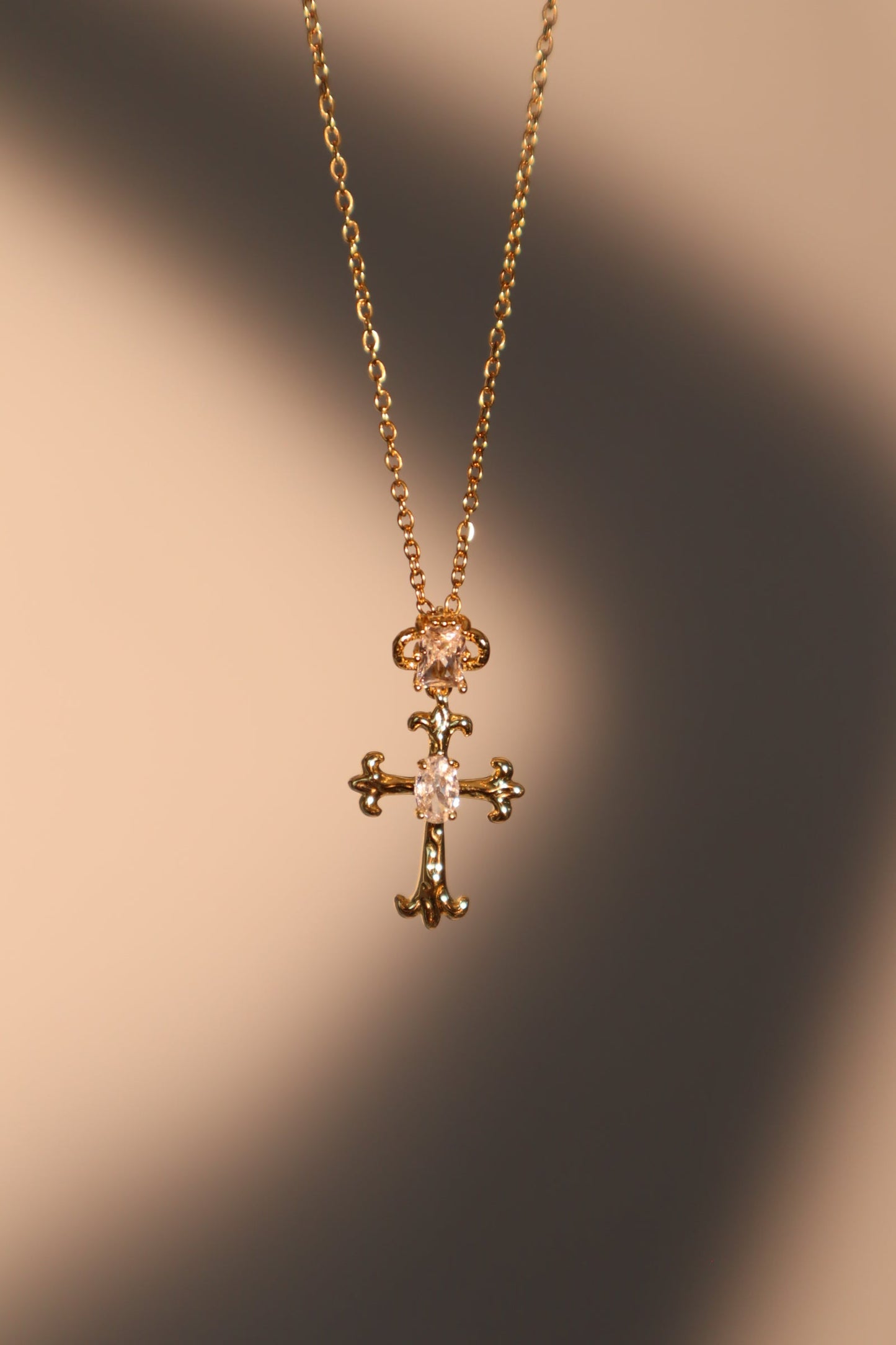 18K Gold Diamond Cross Pendant Necklace