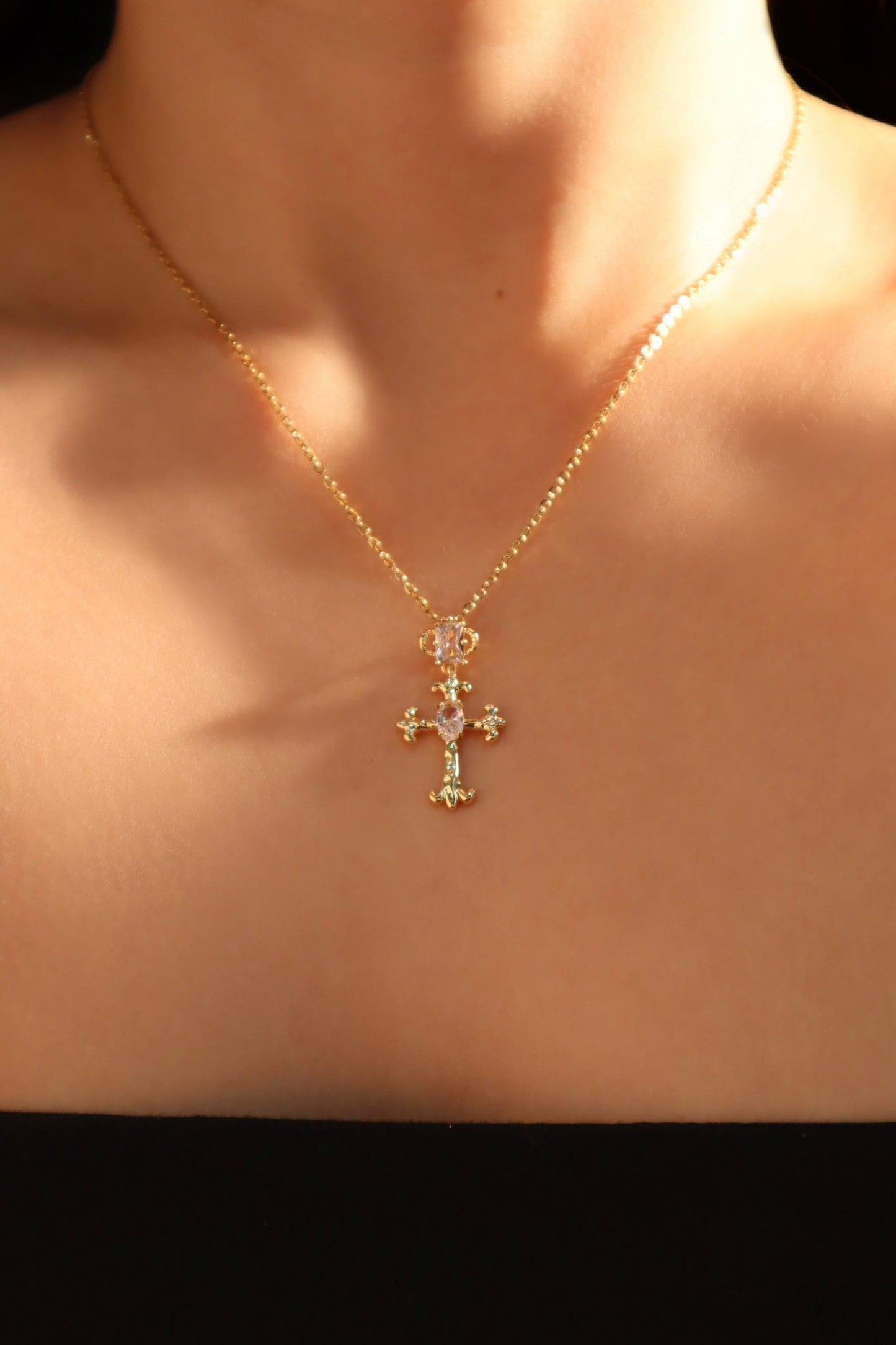 18K Gold Diamond Cross Pendant Necklace