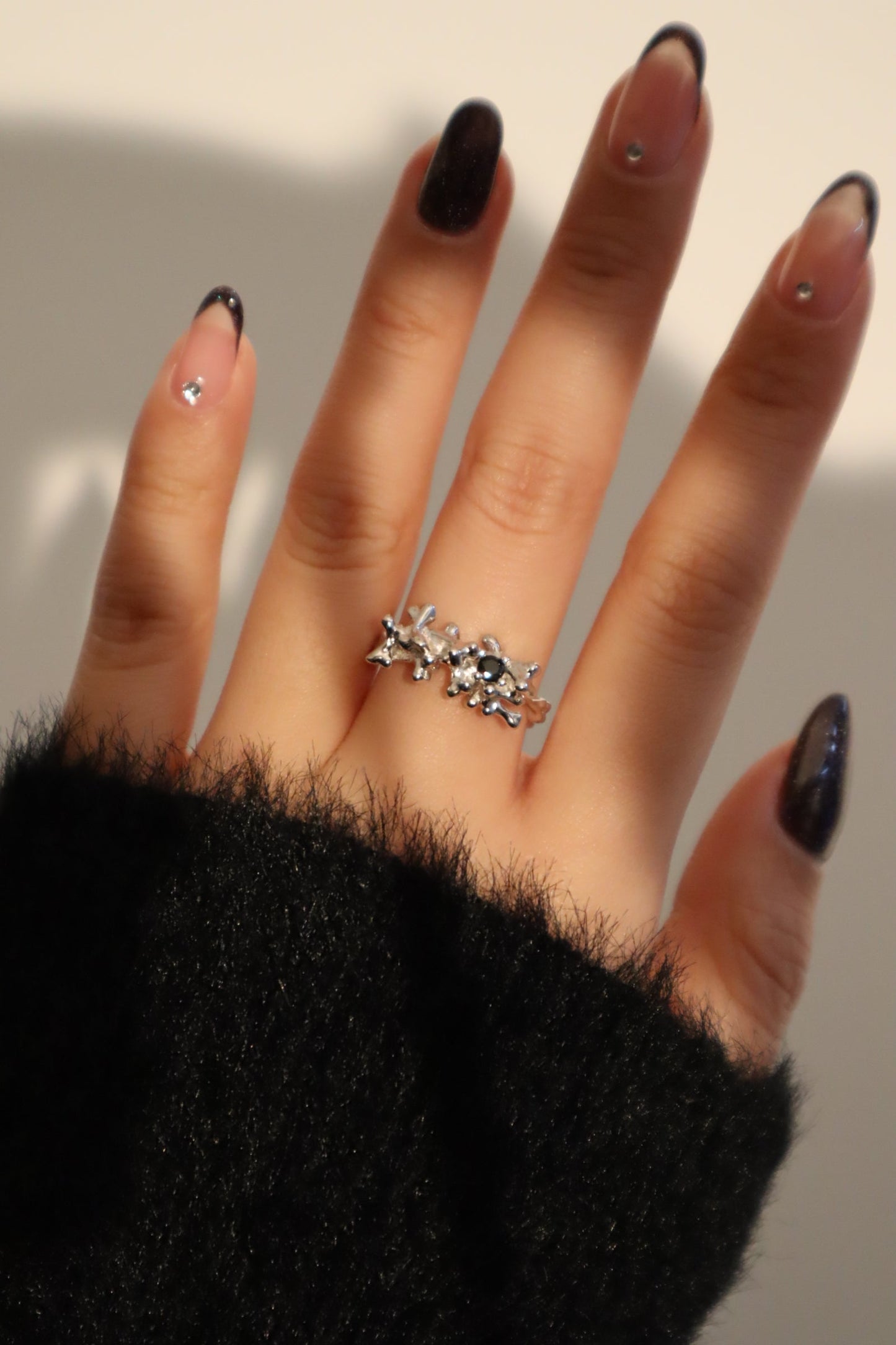 Black Gem Blossom Ring