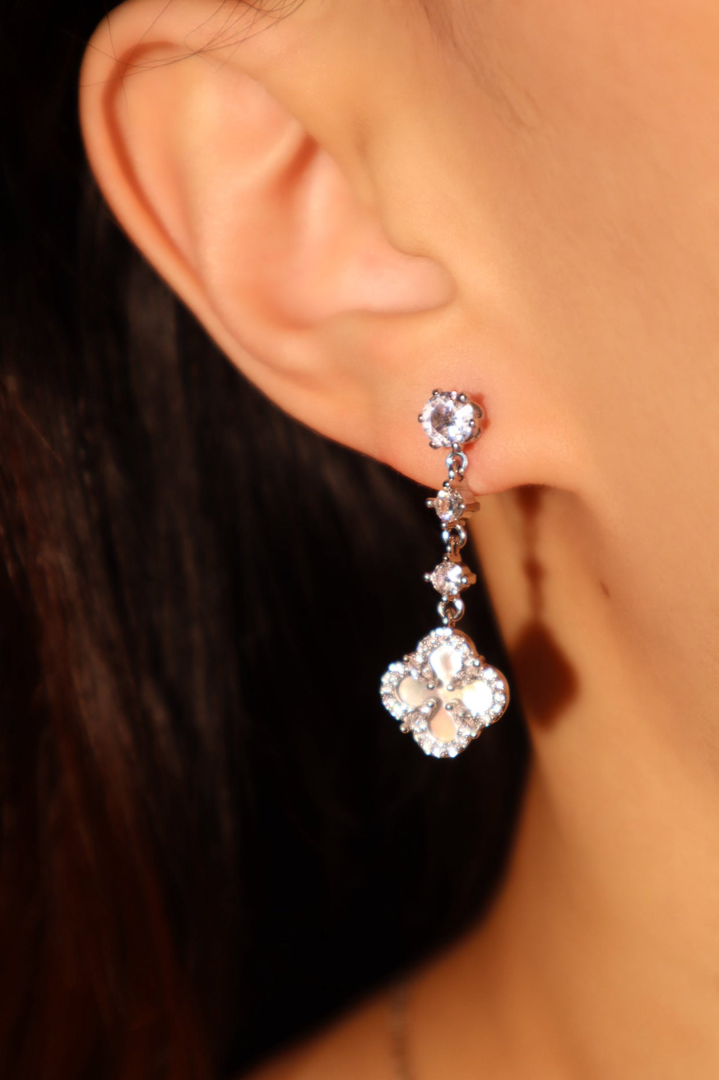 Lucky Leaf Shell Pearls Earrings